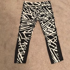 Nike Epic Lux print crop size S